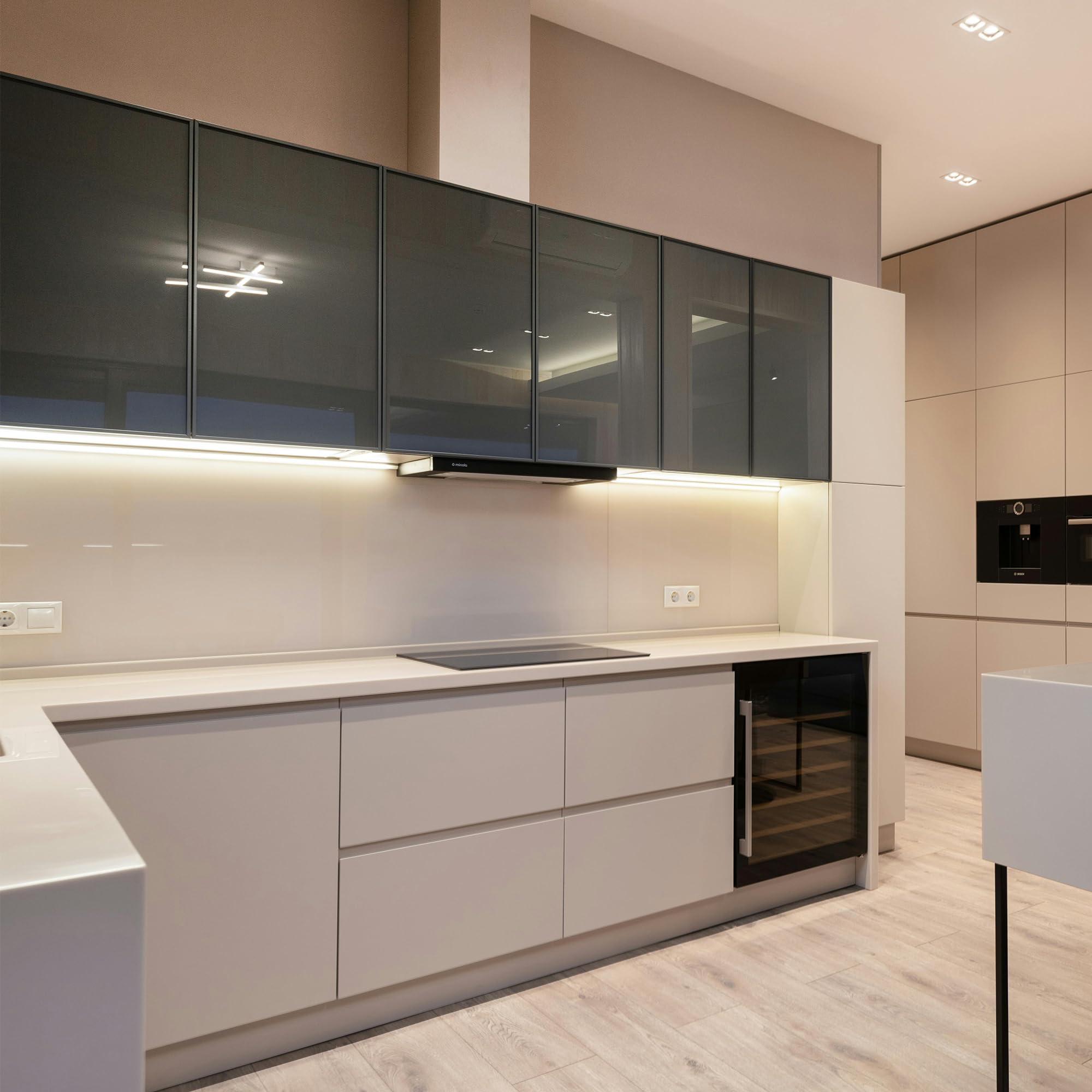 Wesome Lighting 9W replacement tube reduces heat in busy kitchens