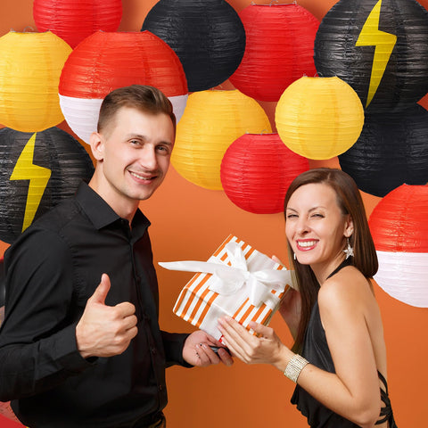Weysat easy-setup lantern enables quick, reusable decorations