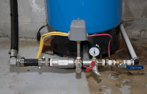 WHK well-pump pressure switch packaging includes one switch and warranty.