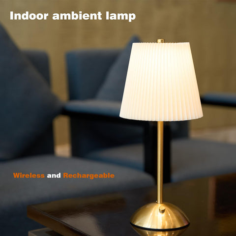 Widfous touch controls enable easy dimming for evening reading.