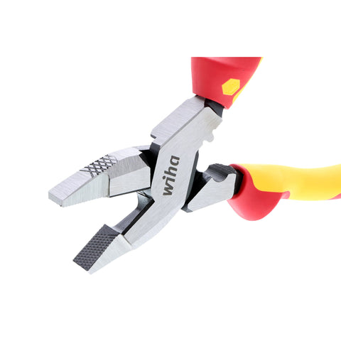 Wiha 32948 DynamicJoint mechanism in action for smoother, easier cuts