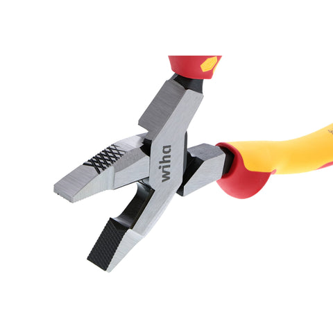 Wiha 32968 direct molded handles bonded to tool steel for durability