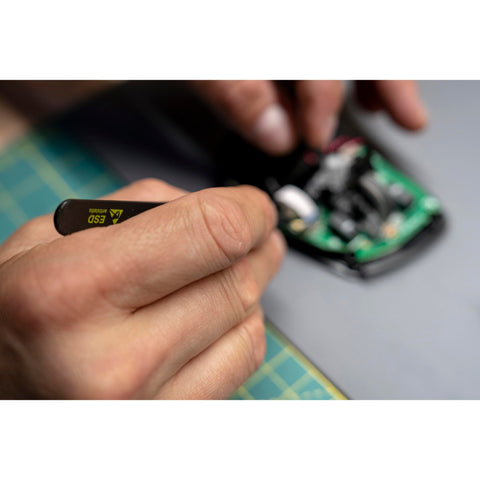 Wiha 75965 magnetic tips help hold fasteners for one-handed use.