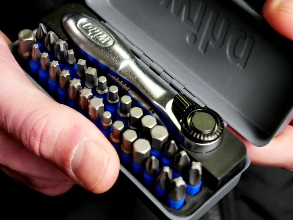 Wiha 72-tooth ratchet delivers precise, smooth operation in tight spaces