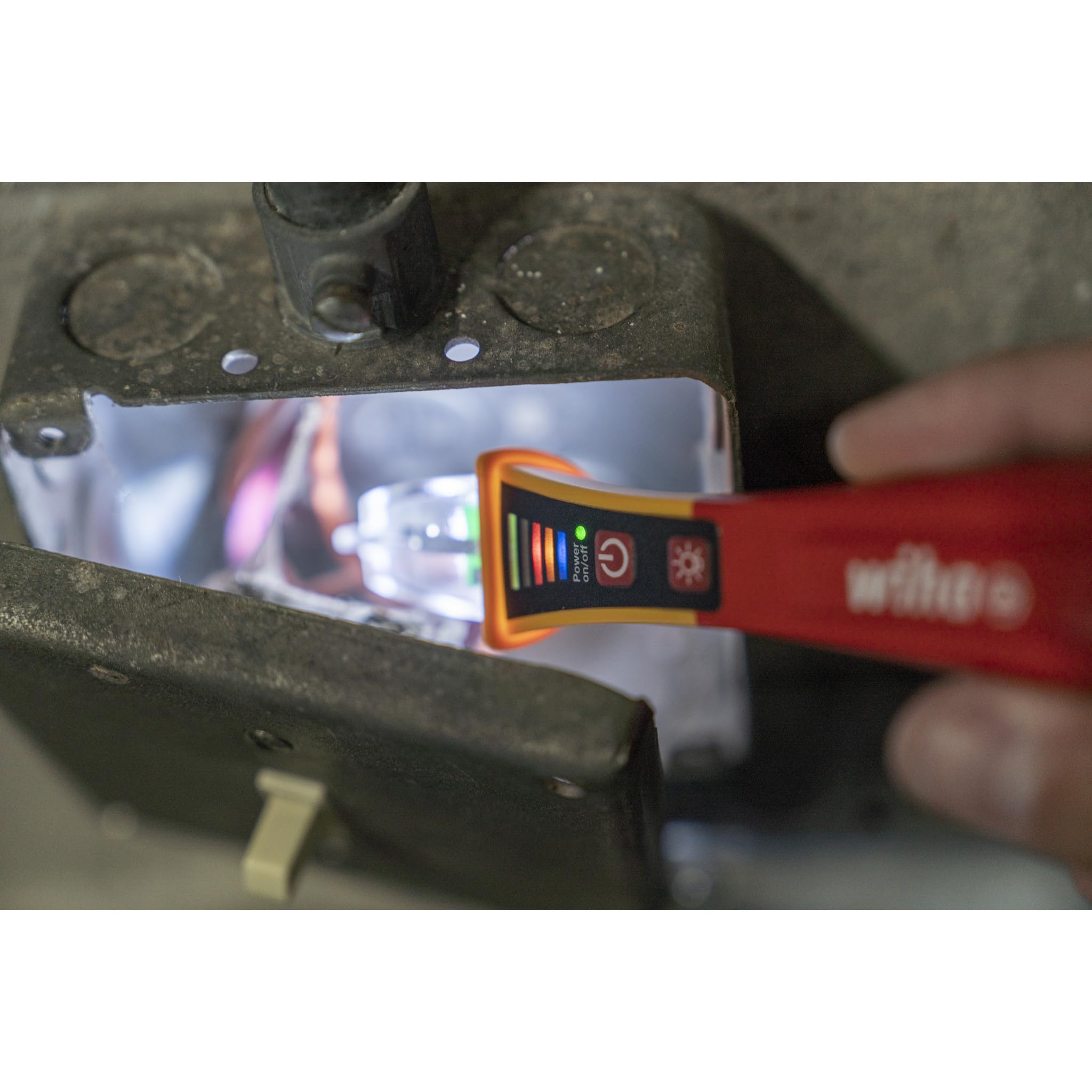 Wiha 25506 red universal tip enables international use