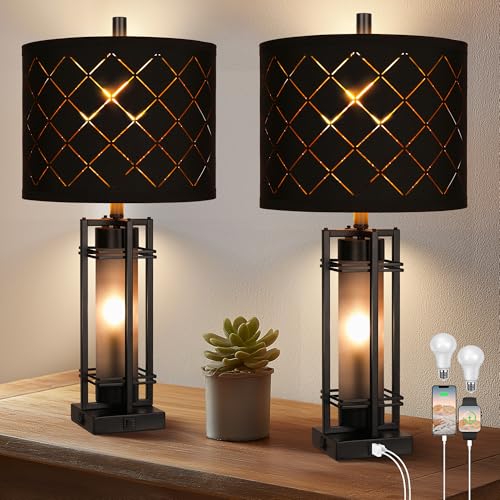 WIHTU lamp includes two bulbs ready to use