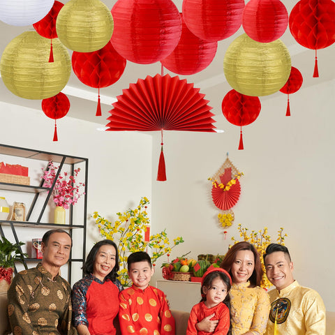 Winlyn lantern kit with built-in handles for easy display
