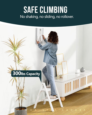 WOA WOA Compact folded ladder shows space-saving storage after use