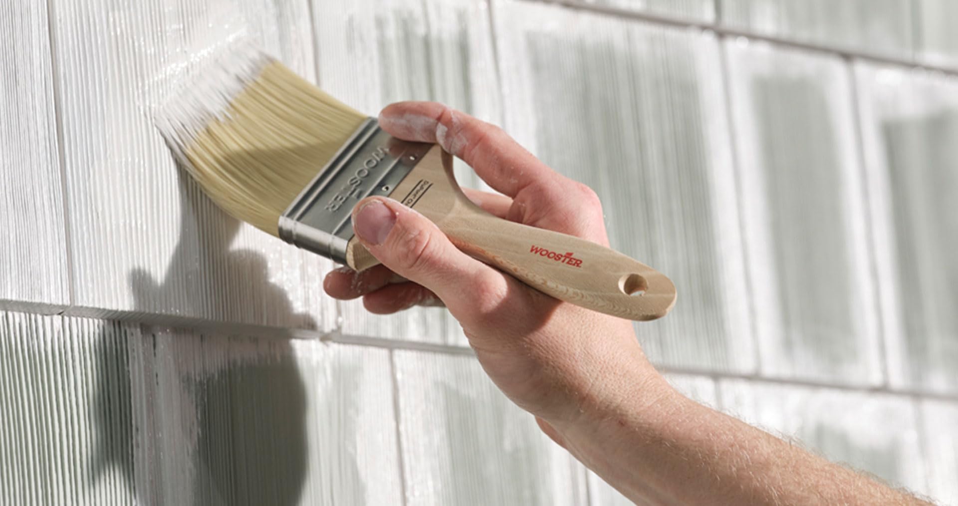 Pack of three Wooster Q3211-2 brushes for multi-room projects and spare use.