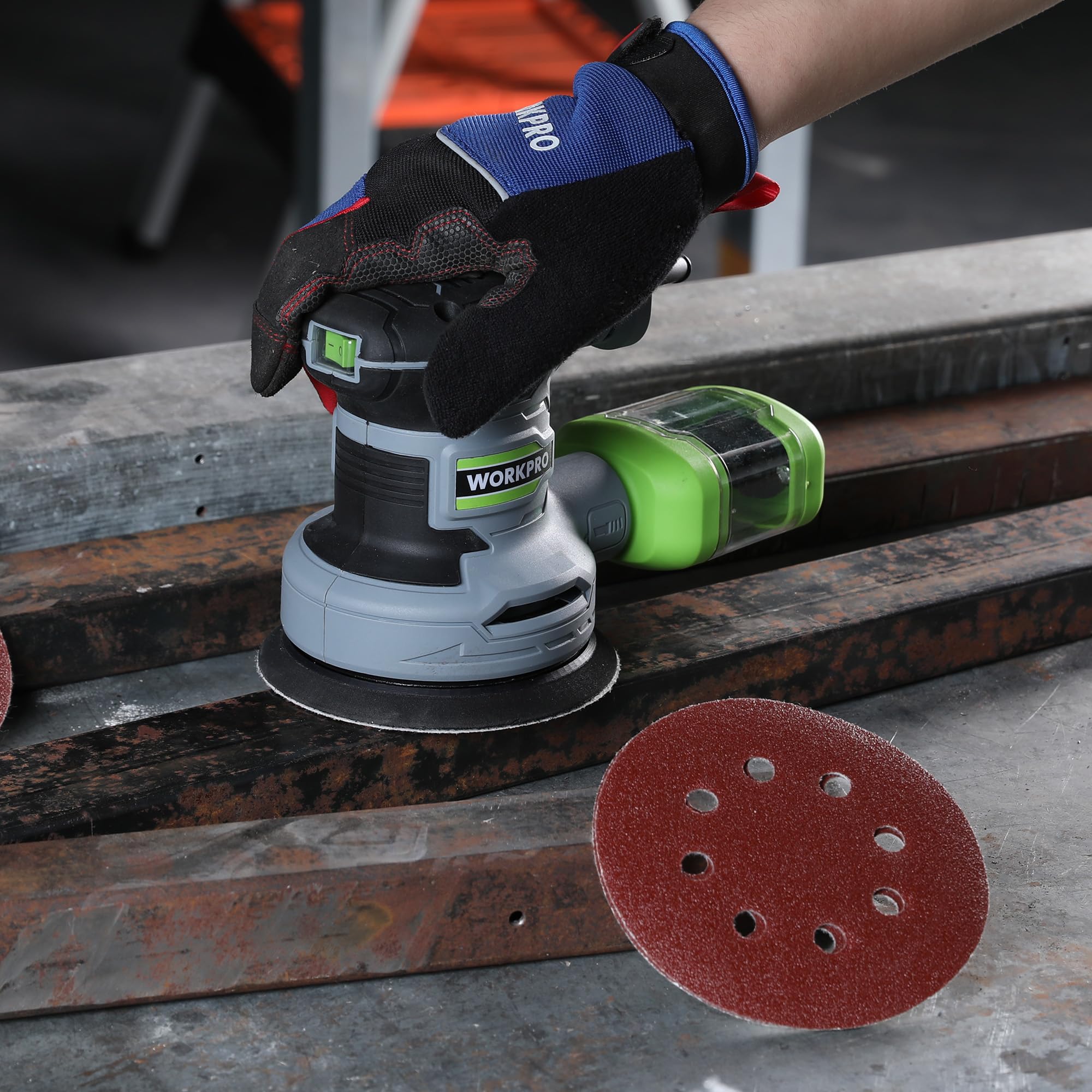 WORKPRO 600-grit disc delivers ultra-smooth final prep on surfaces