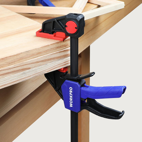 WORKPRO anti-slip handles offer a comfortable grip during use.