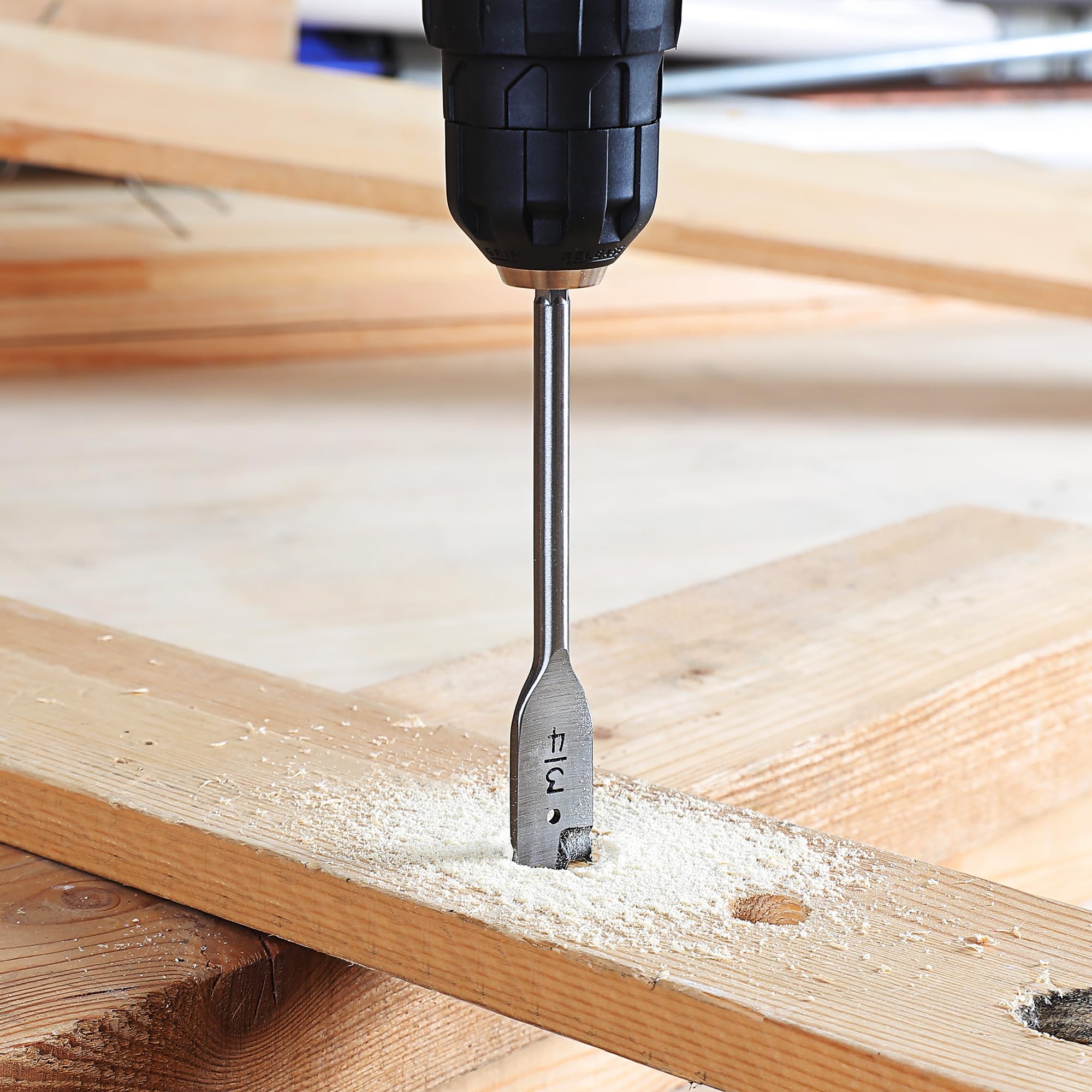WORKPRO chip removal design promotes smoother drilling and faster progress