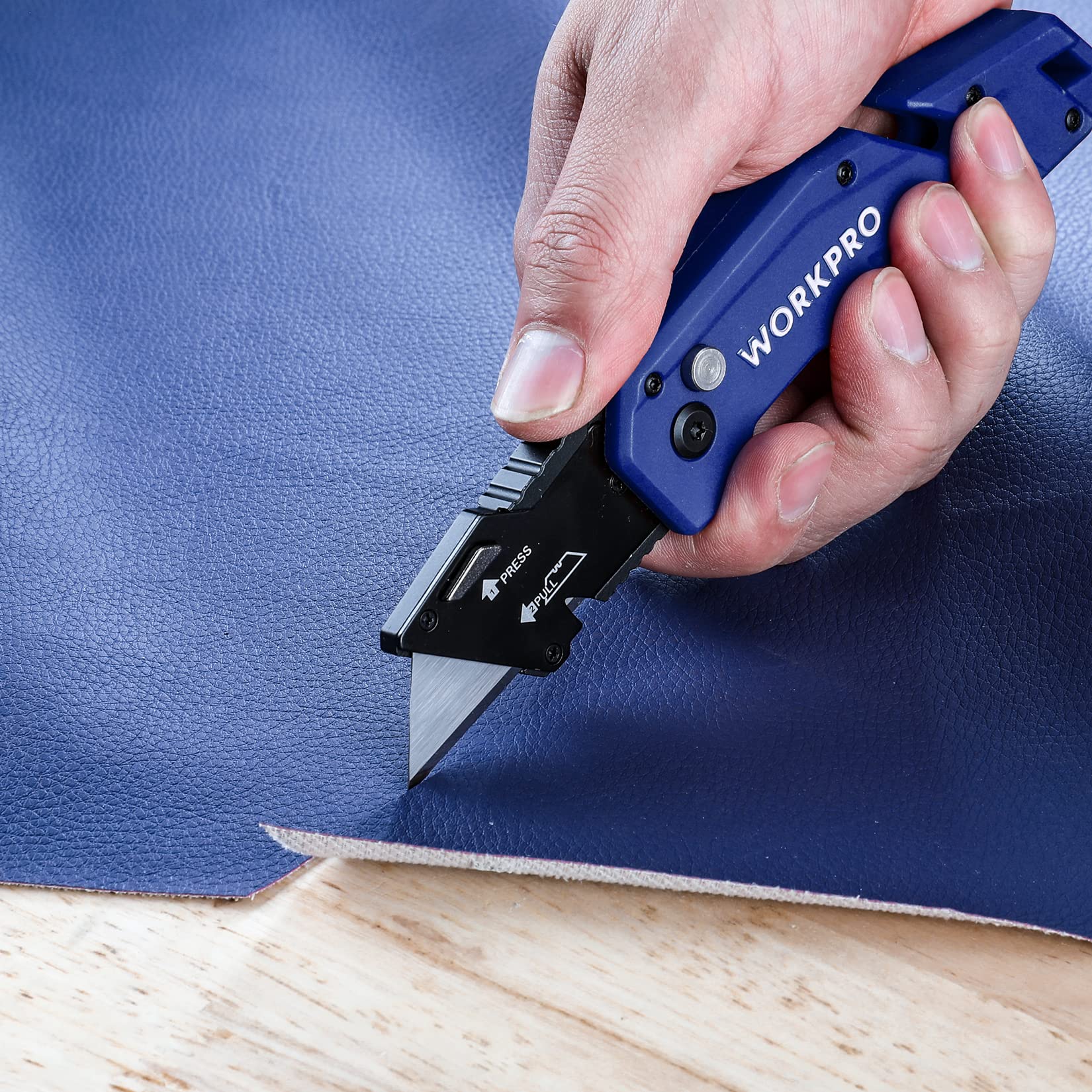WORKPRO extra blades ensure continuous work with the included blade dispenser.