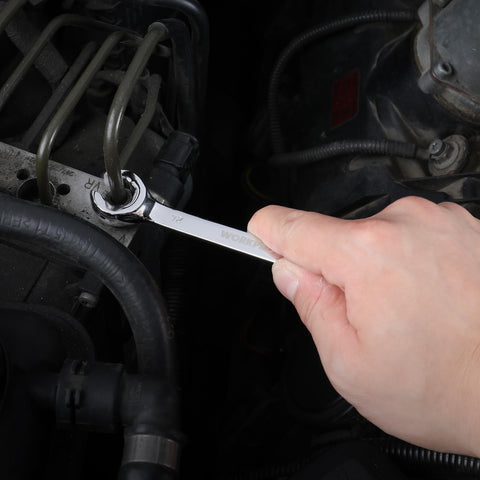 WORKPRO organizer pouch keeps wrenches organized and ready for on-site tasks