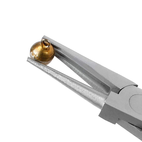 WORKPRO diagonal cutters provide clean wire cuts for precise work.
