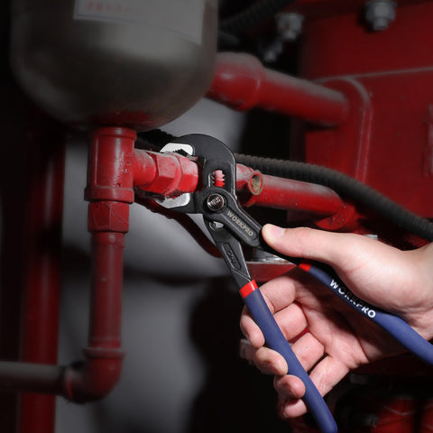 WORKPRO plastic-dipped handles offer comfortable, non-slip control.