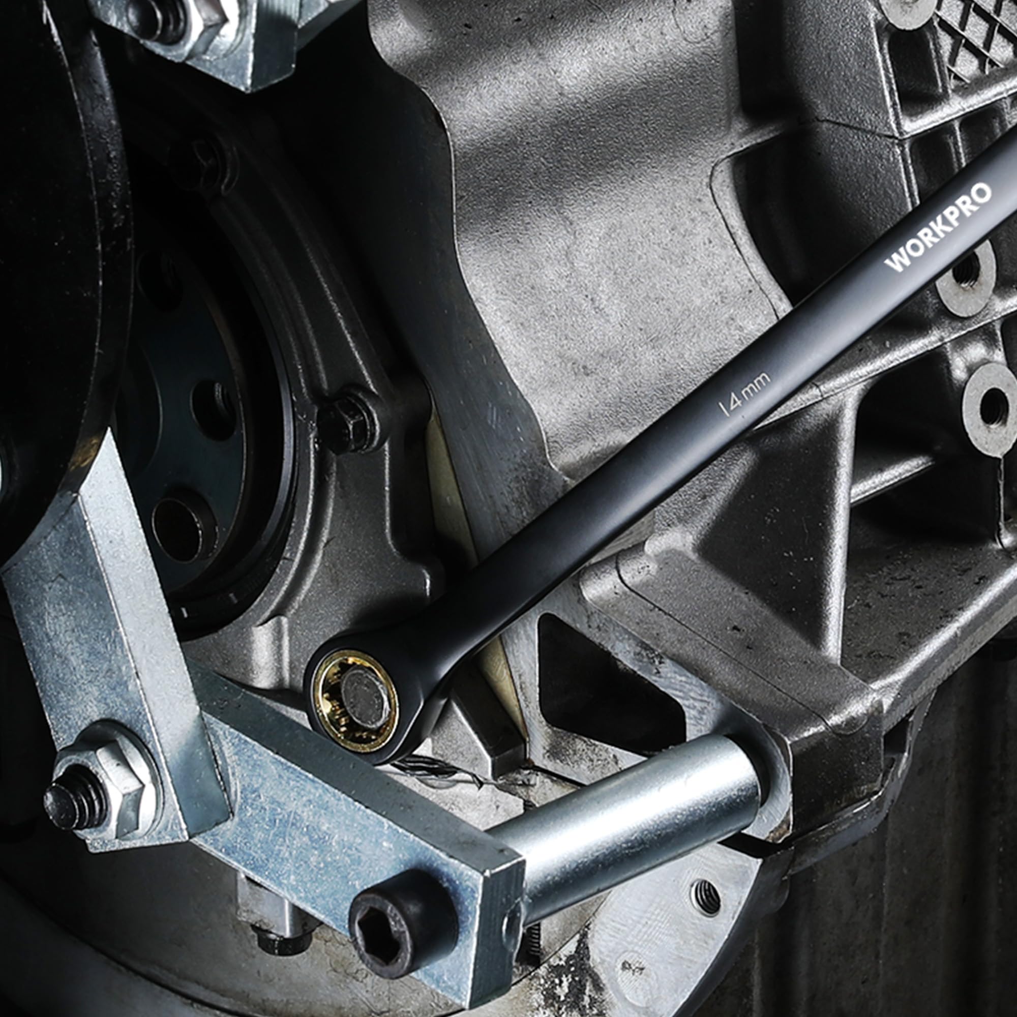 WORKPRO rolling pouch keeps tools organized and portable