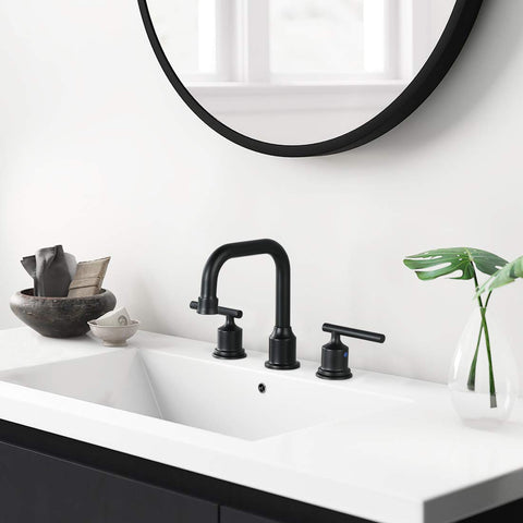 WOWOW 8-inch widespread installation view shows adjustable spacing for versatility.