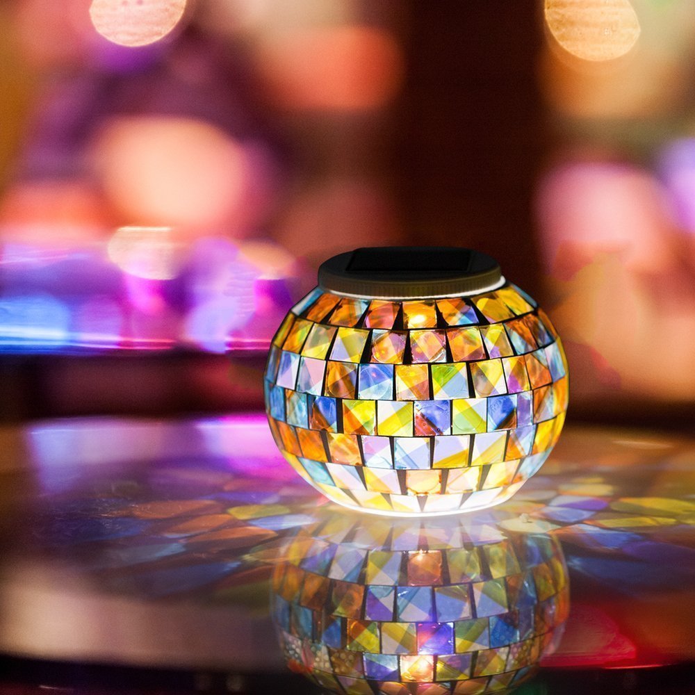 WSgift rechargeable mosaic glass ball for easy outdoor illumination.
