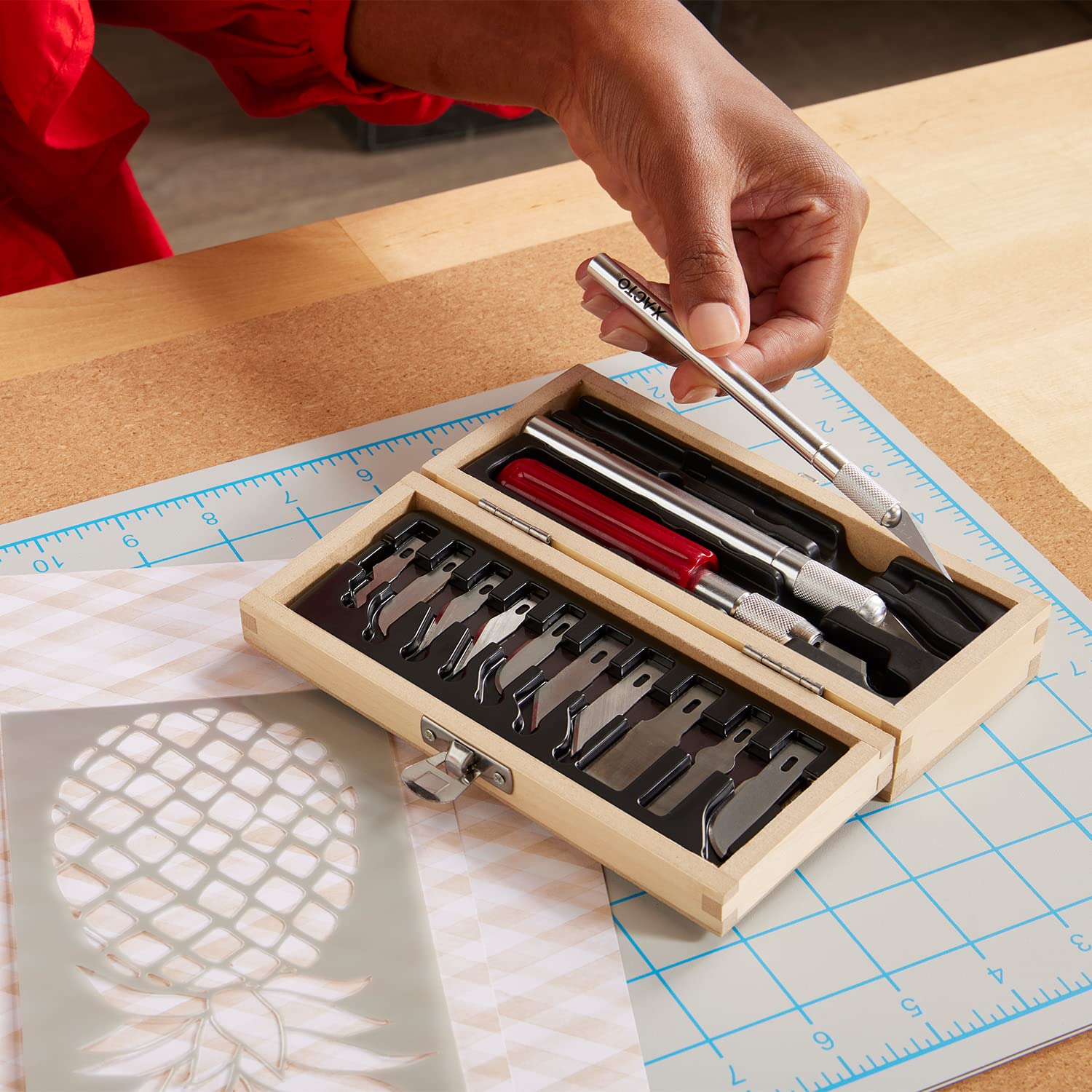 X-Acto X5285 handle ergonomics for comfortable crafting sessions.