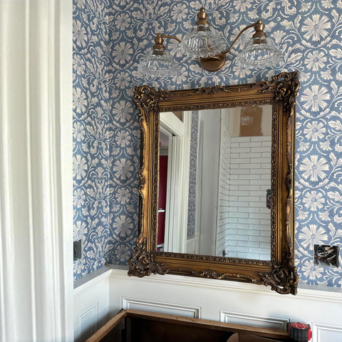Crystal glass shades on XIEDUN vanity light delivering soft diffusion