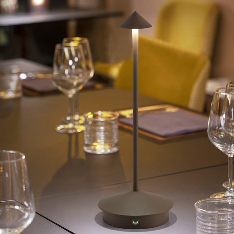 XIH sturdy aluminum body ensures a modern look with soft, glare-free light.