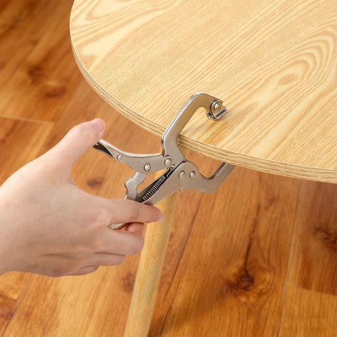 Xosjska 10-pack clamps shown in a practical workshop setting.