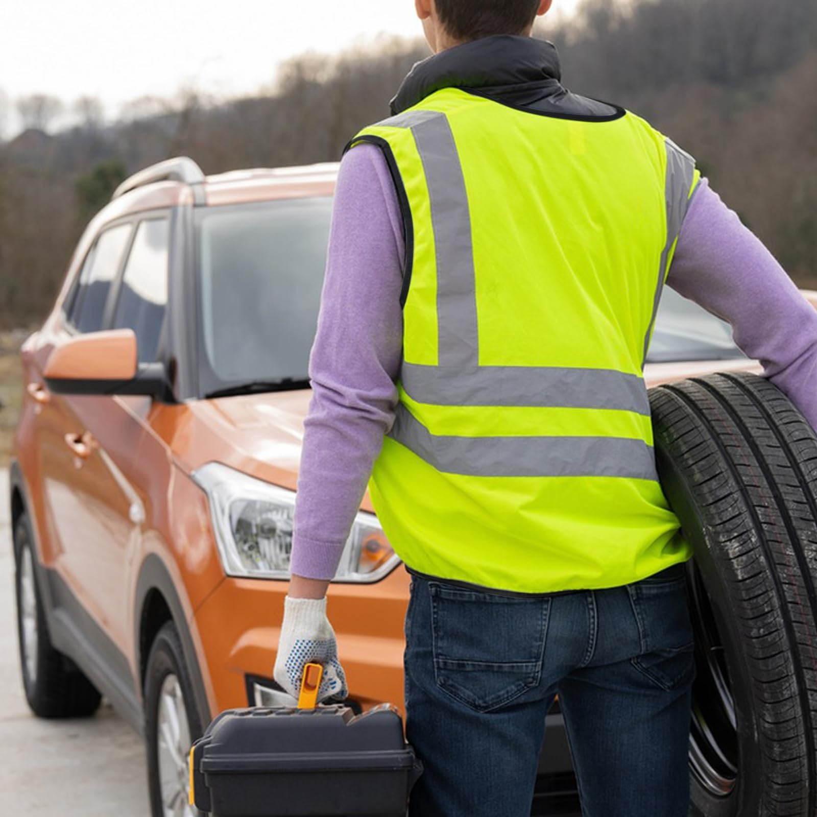 XPCARE hi-vis vest in action emphasizes lightweight, comfortable all-day wear.
