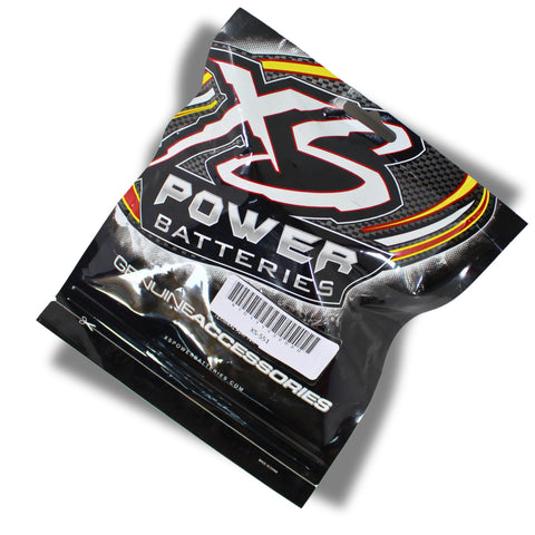 XS Power 551 battery adapter package closeup highlights labels and included connectors.