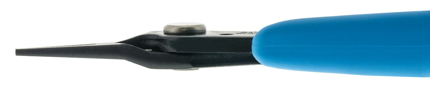 XURON 450S ergonomic grip improves comfort during long crafting sessions.