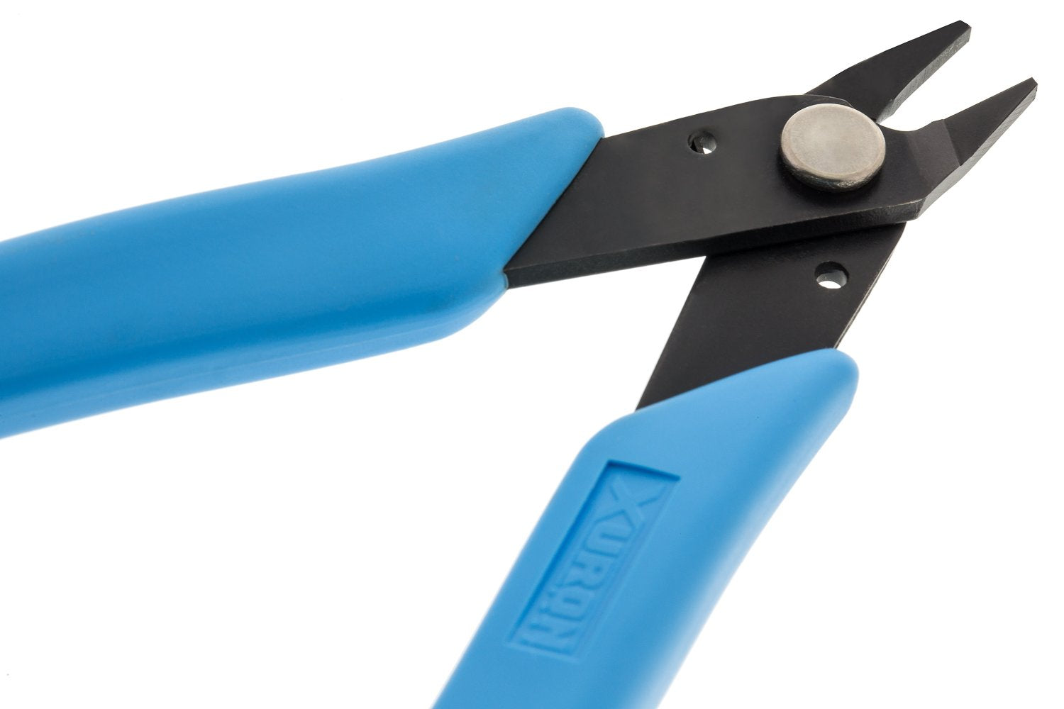 Xuron 475 glare-eliminating black finish reduces reflections