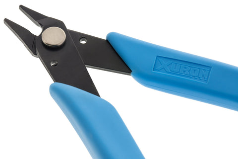 Xuron 475 rounded-back jaws support smooth forming operations