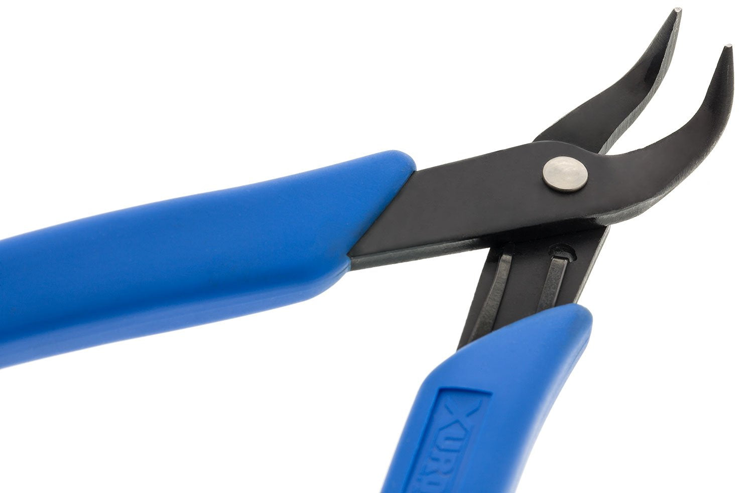 Xuron 486 ideal for jewelry making and bead stringing with precise ring manipulation.