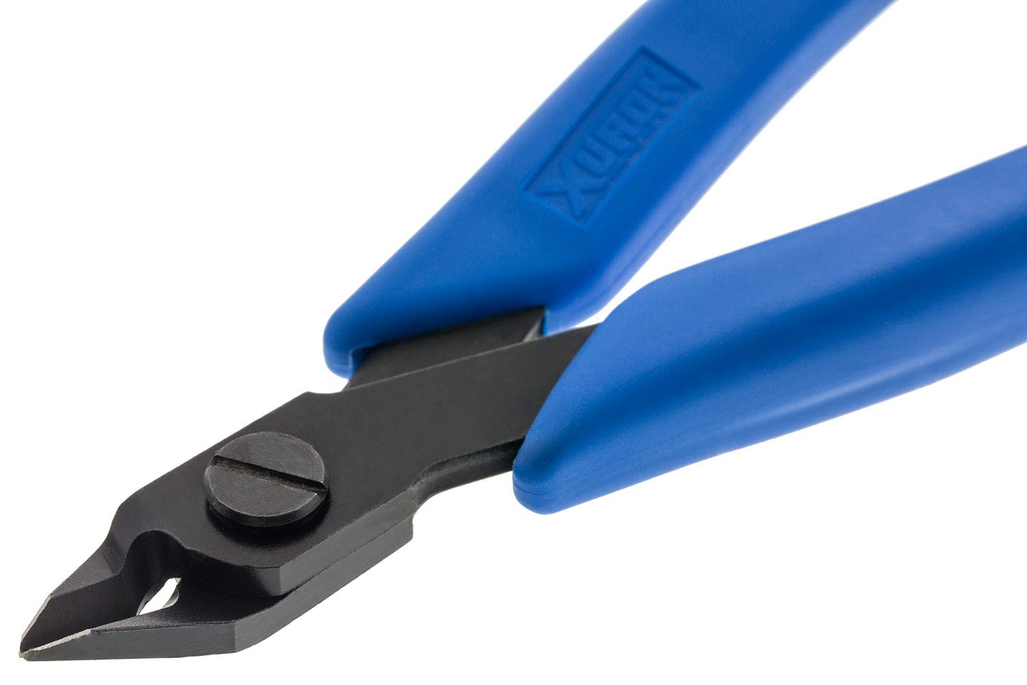 Xuron 9200 suitable for Mylar and thread trimming with clean flush cuts