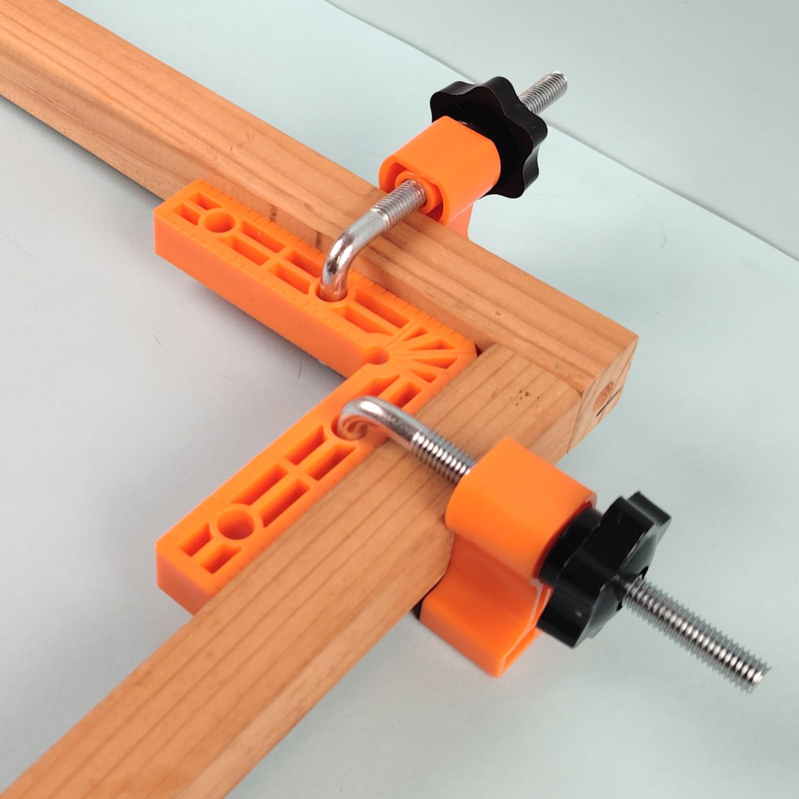 YANZI woodworking jig in use demonstrates quick and secure clamping