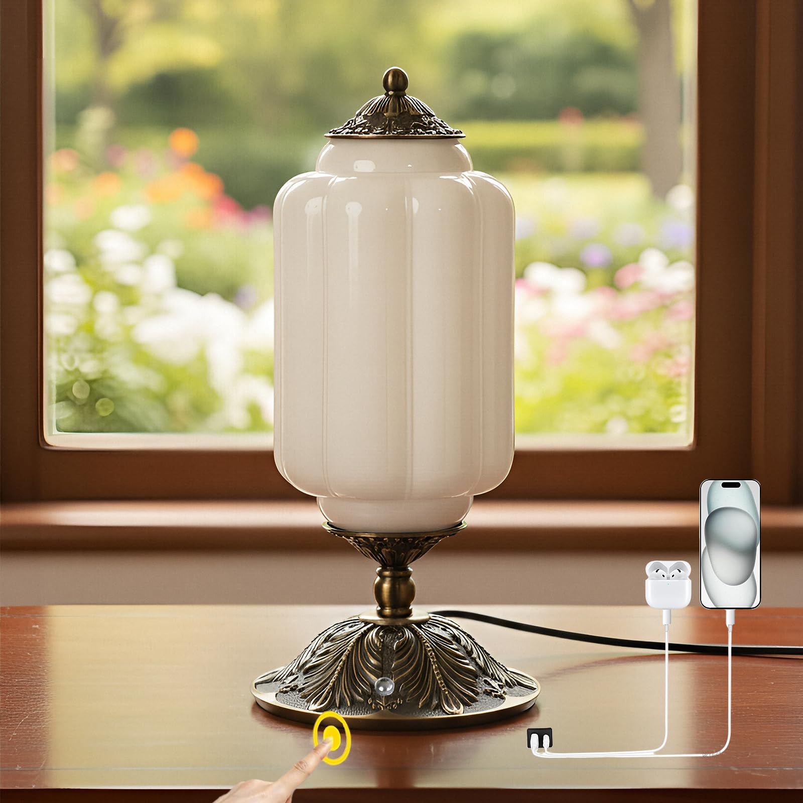 YESIDS Vintage Touch bedside lamp in glass design emits warm ambient light