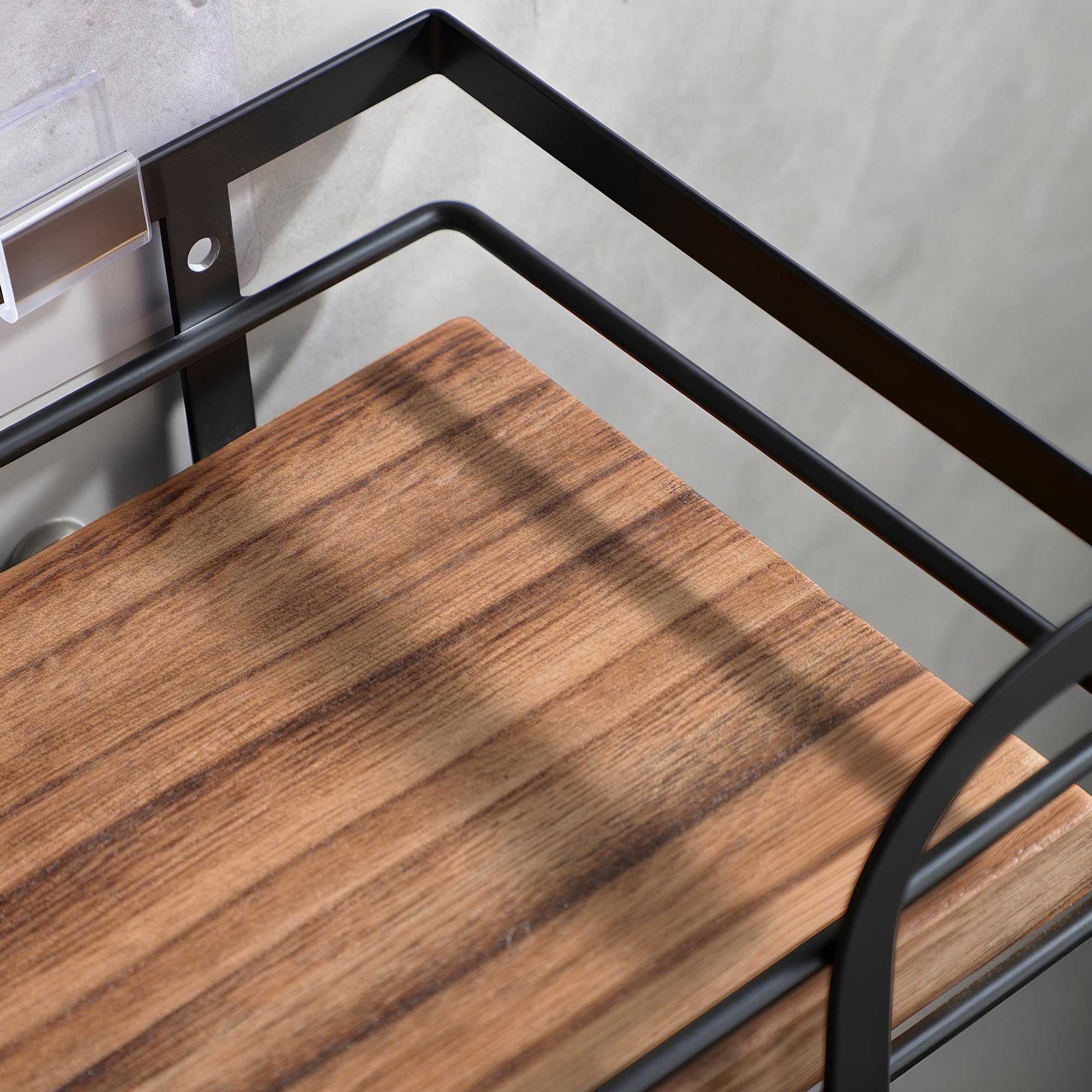 Universal roll compatibility keeps standard and jumbo rolls ready.