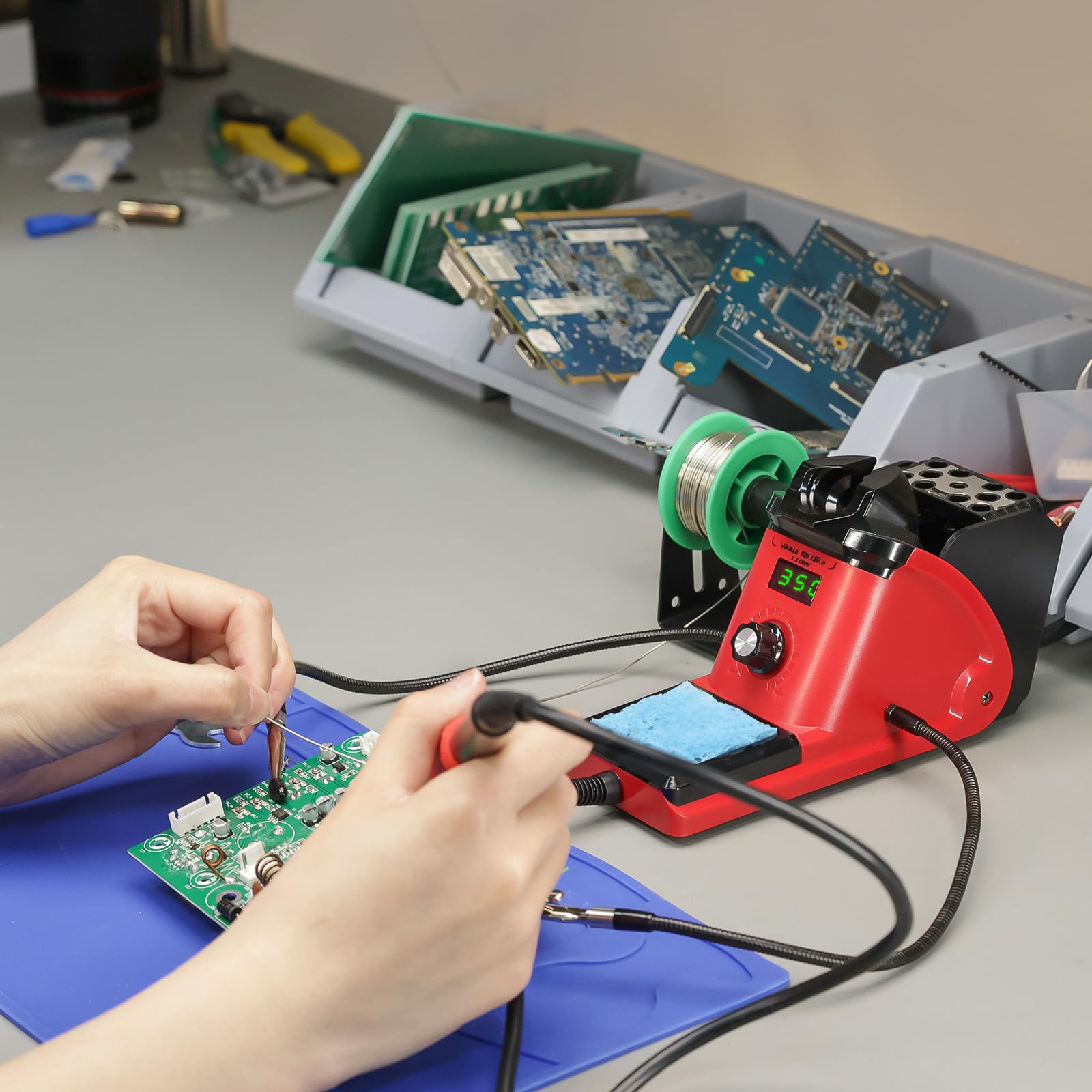 YIHUA 926 III lead-free solder roll supports clean, compliant soldering.