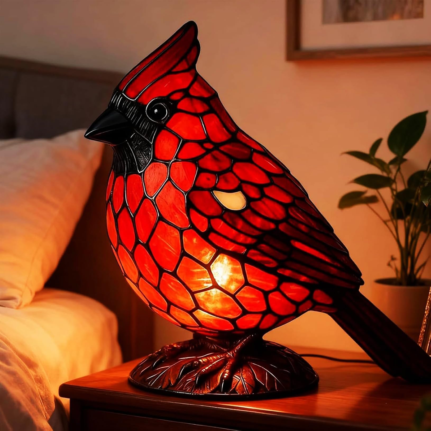 Yinhamnl Cardinal Lamp with red resin birds for warm ambient lighting.
