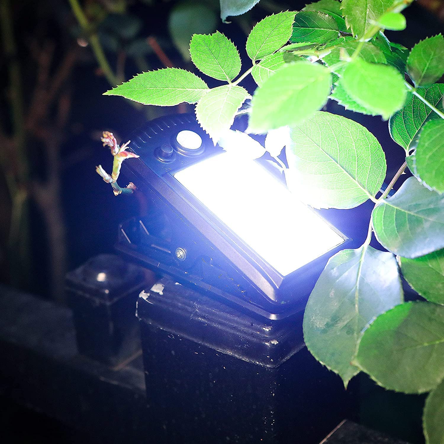 YJFWAL motion-sensor clip-on light activates automatically for safety.