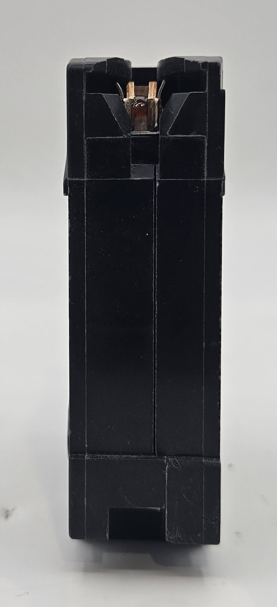 YOOZENA 10kA rating supports reliable interruption for circuits