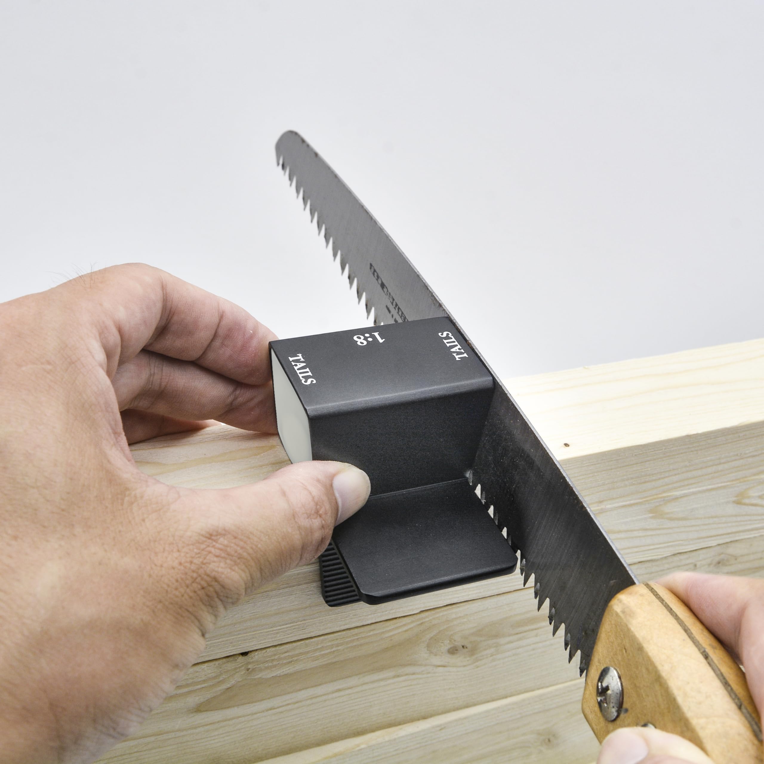 YOSELIN jig offers five pin positions for various dovetail styles.