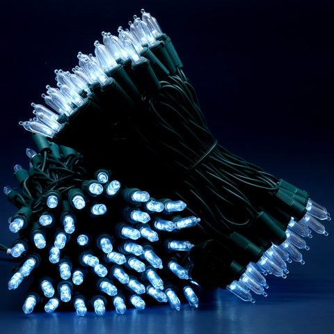 YULETIME end-to-end connectivity lets you extend your light display.