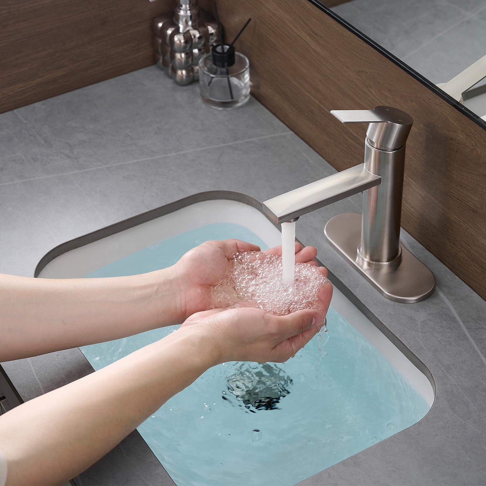 YXOCVIR bathroom faucet base supports single or three-hole installs.