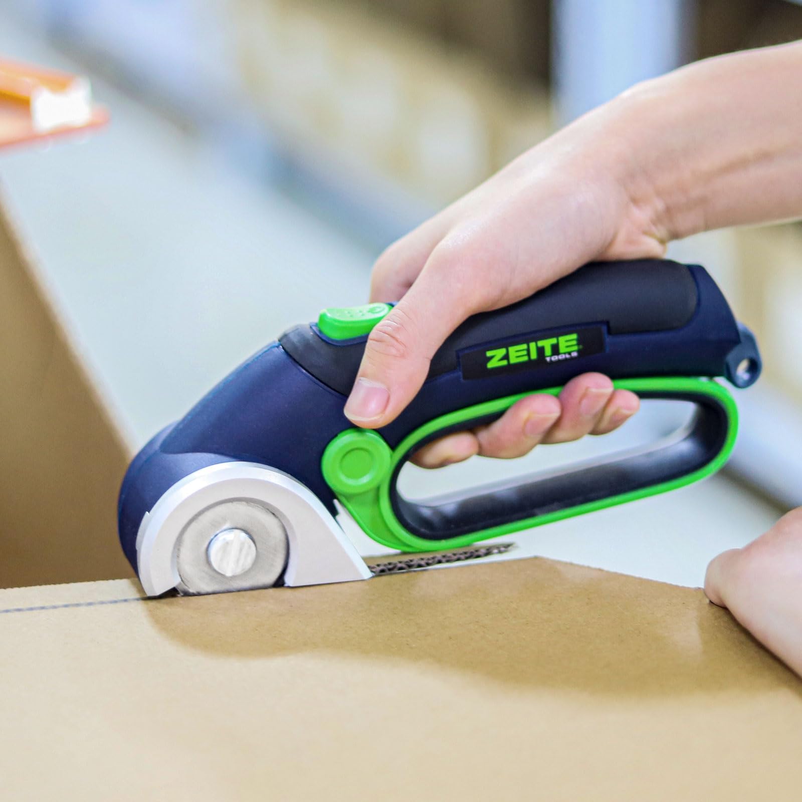 Zeite lightweight design is comfortable to hold.