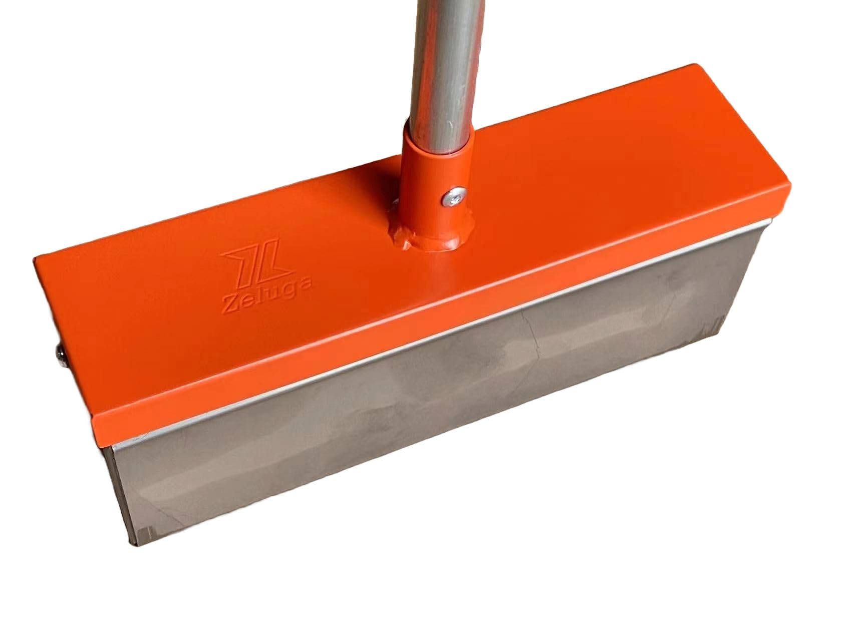 Zeluga magnetic on all sides lets you sweep from any angle