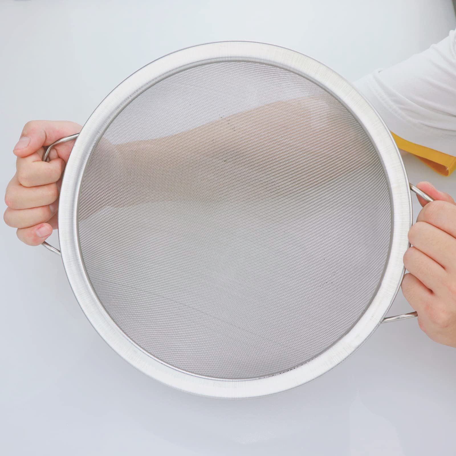 ZHUITU durable stainless frame resists bending when handling heavy paints.