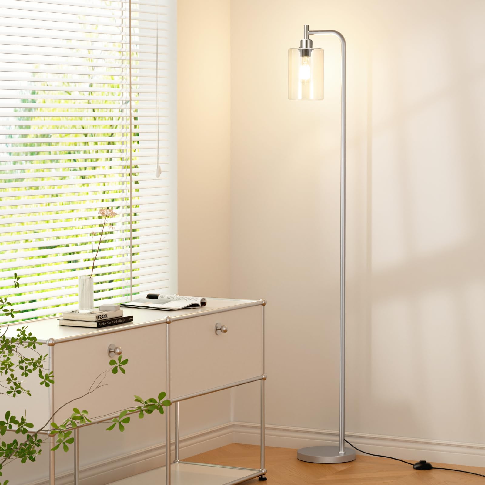 Ziisee sturdy base keeps the lamp upright around children and pets.