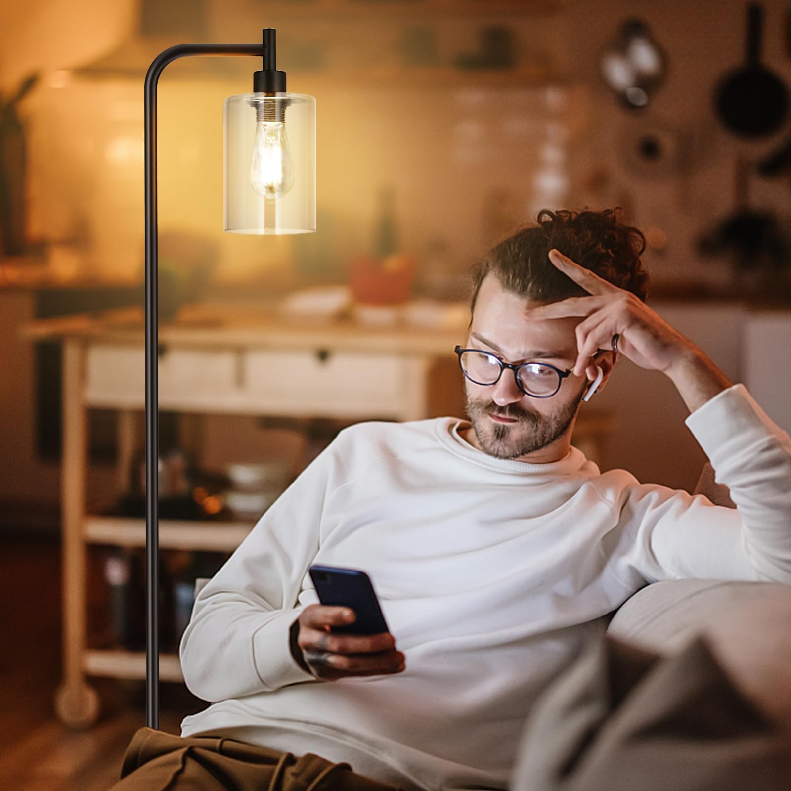 Versatile Ziisee lamp suitable for office or reading nook