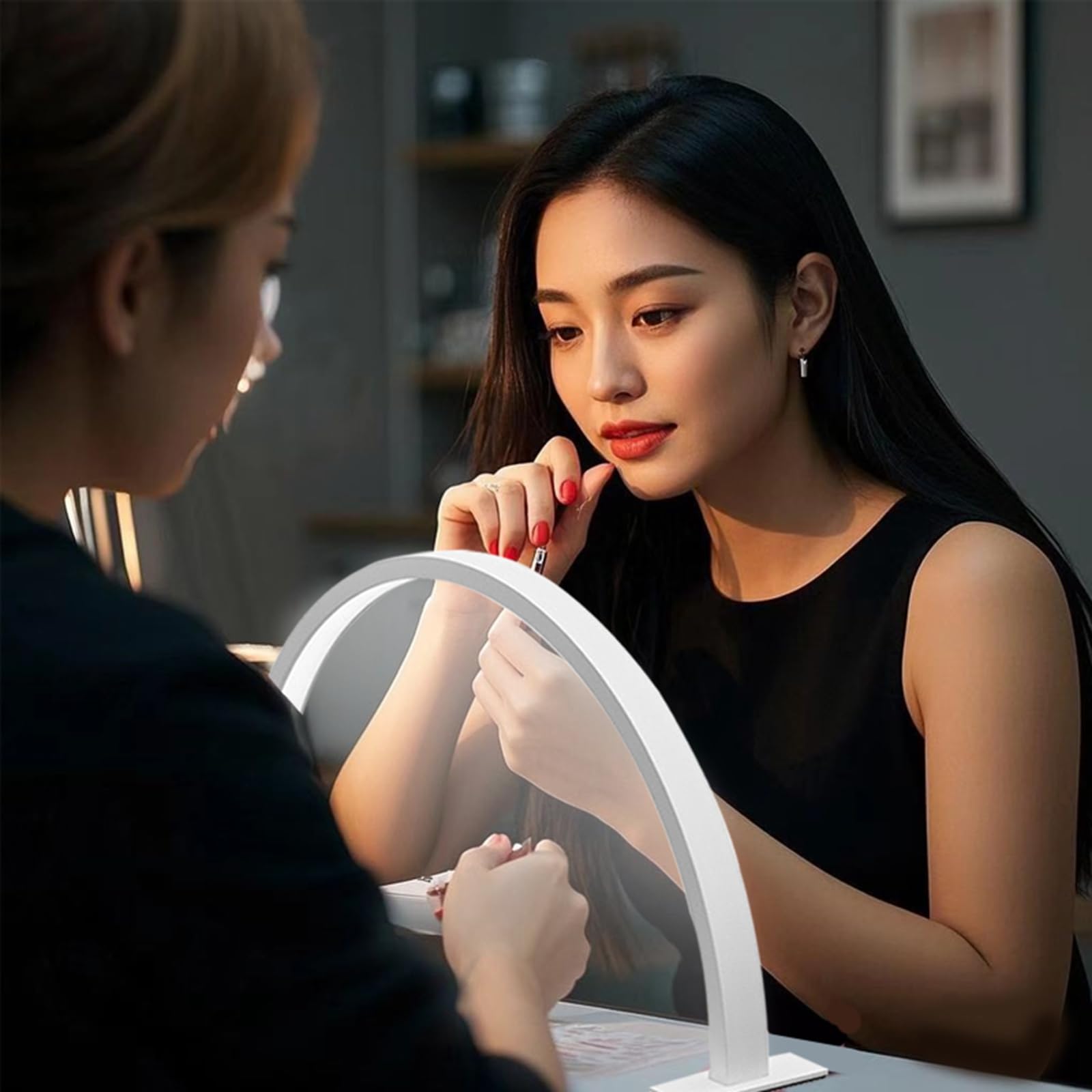 ZIRIKEDAI ergonomic half-moon lamp simple to set up